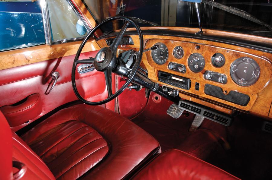  Rolls-Royce Silver Cloud III Standard Saloon 1963 года  (фото 3 из 5)
